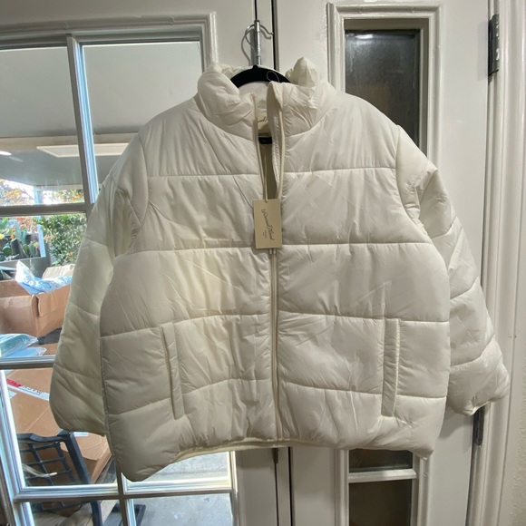 Universal Thread White Puffer Jacket - Picture 3 of 4